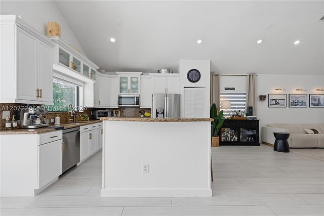 226 SW 180th Ave, Pembroke Pines, FL 33029