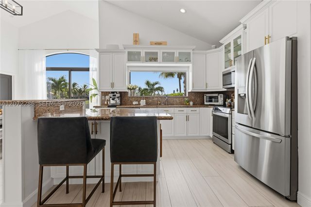 226 SW 180th Ave, Pembroke Pines, FL 33029