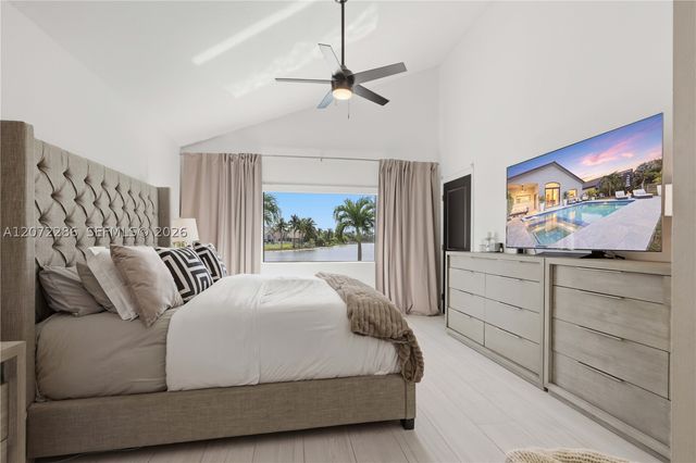 226 SW 180th Ave, Pembroke Pines, FL 33029