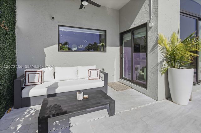 226 SW 180th Ave, Pembroke Pines, FL 33029