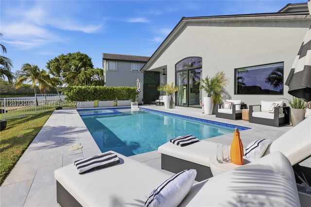 226 SW 180th Ave, Pembroke Pines, FL 33029