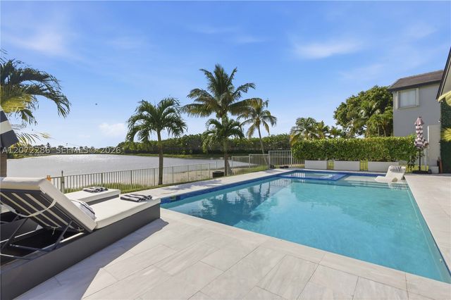 226 SW 180th Ave, Pembroke Pines, FL 33029