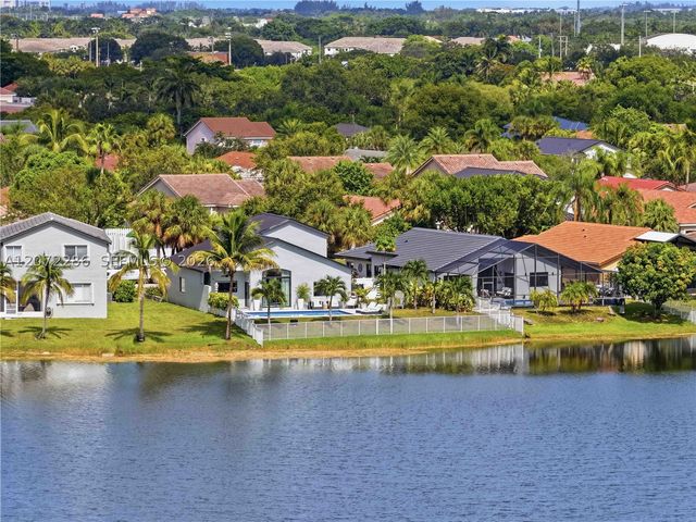226 SW 180th Ave, Pembroke Pines, FL 33029