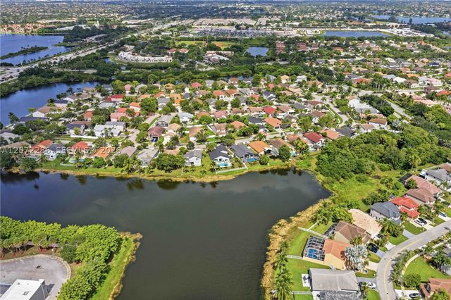 226 SW 180th Ave, Pembroke Pines, FL 33029