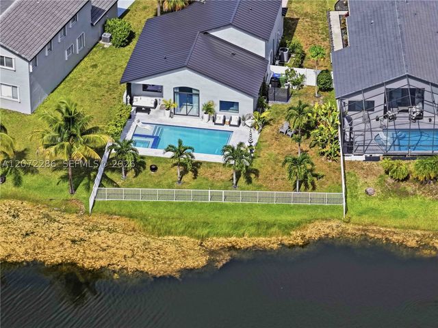 226 SW 180th Ave, Pembroke Pines, FL 33029
