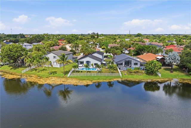 226 SW 180th Ave, Pembroke Pines, FL 33029
