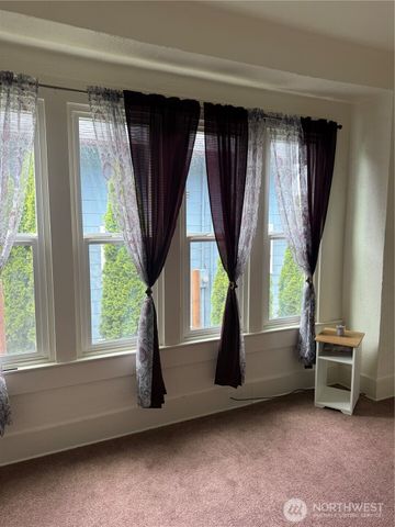 1019 Duryea Street, Raymond, WA 98577