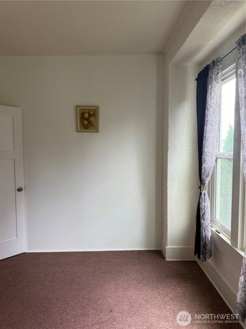 1019 Duryea Street, Raymond, WA 98577