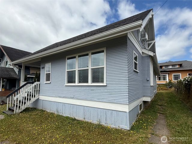 1019 Duryea Street, Raymond, WA 98577