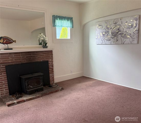 1019 Duryea Street, Raymond, WA 98577