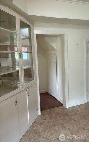 1019 Duryea Street, Raymond, WA 98577