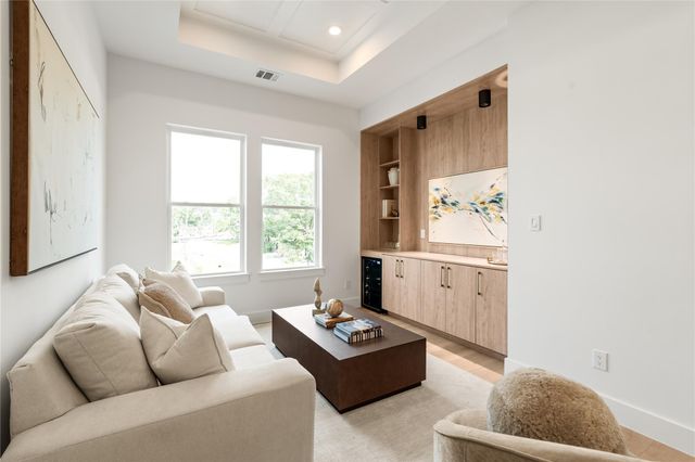 214 E 32nd Street A, Houston, TX 77018