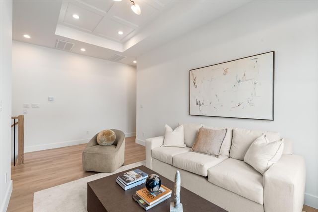 214 E 32nd Street A, Houston, TX 77018