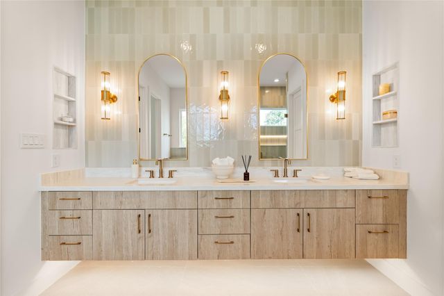 214 E 32nd Street A, Houston, TX 77018
