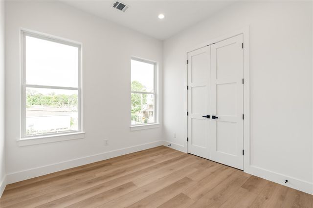 214 E 32nd Street A, Houston, TX 77018