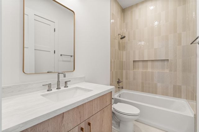 214 E 32nd Street A, Houston, TX 77018