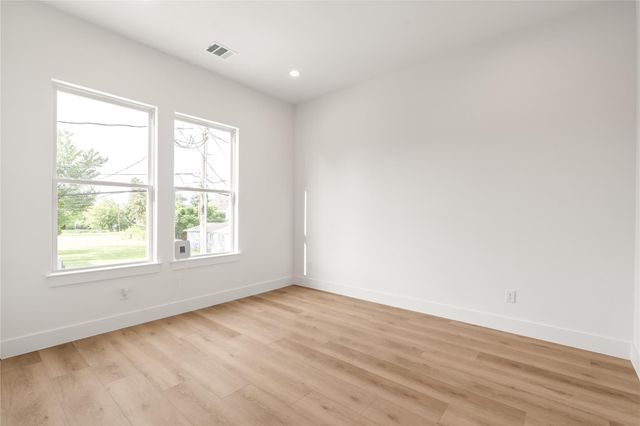 214 E 32nd Street A, Houston, TX 77018
