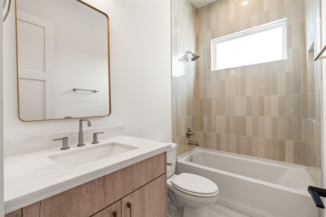 214 E 32nd Street A, Houston, TX 77018