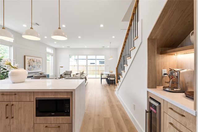214 E 32nd Street A, Houston, TX 77018