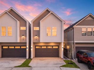 214 E 32nd Street A, Houston, TX 77018
