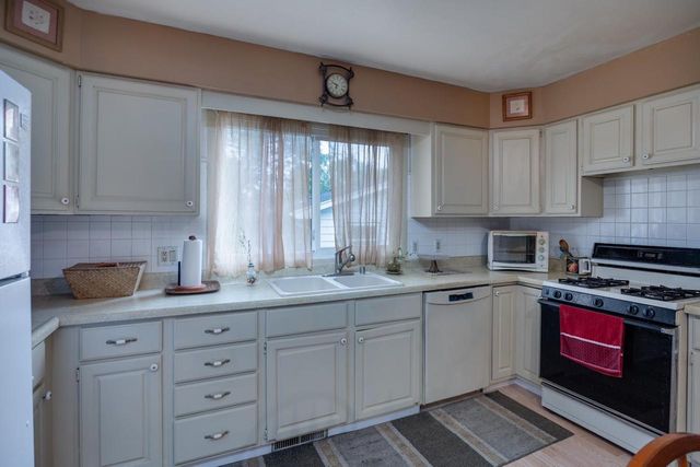 2806 Warner Street, Madison, WI 53713