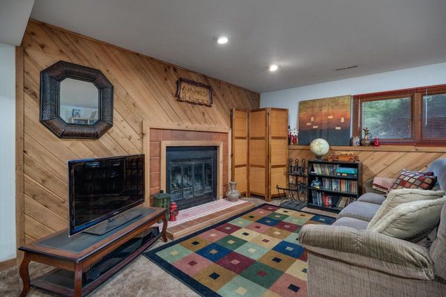 2806 Warner Street, Madison, WI 53713
