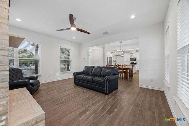 1420 Persimmon Pass, Fischer, TX 78623