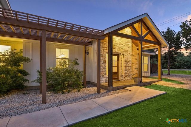 1420 Persimmon Pass, Fischer, TX 78623