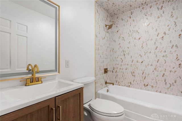 201 Curryer Road, Middletown, OH 45042