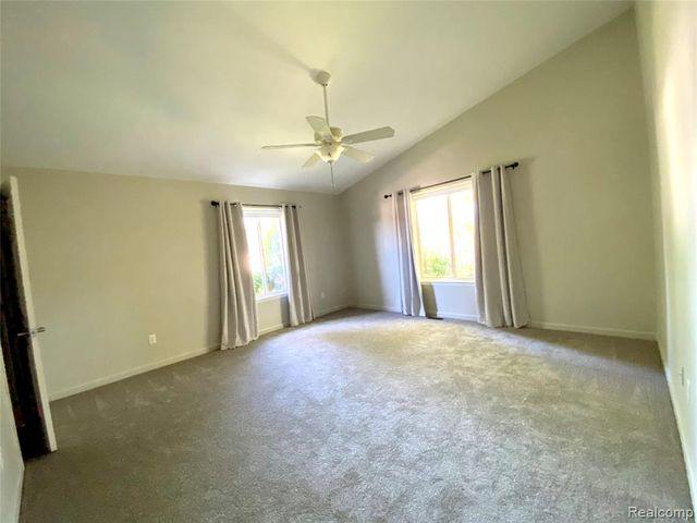 1099 Old Leake Court, Holly, MI 48442