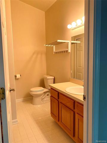 1099 Old Leake Court, Holly, MI 48442