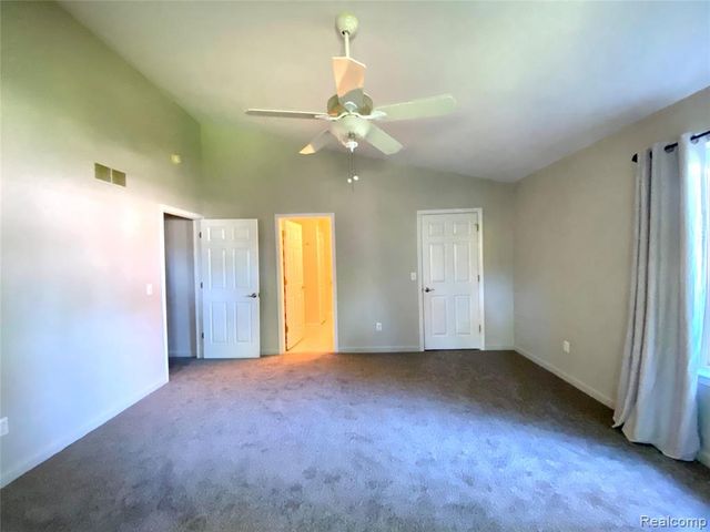 1099 Old Leake Court, Holly, MI 48442