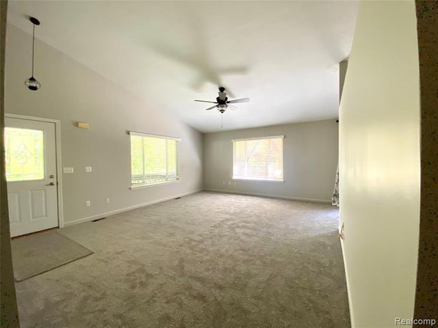 1099 Old Leake Court, Holly, MI 48442