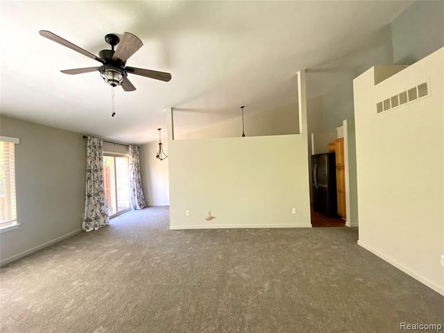 1099 Old Leake Court, Holly, MI 48442