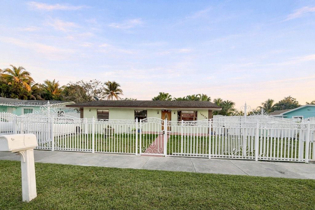 14474 SW 293rd Ter, Homestead, FL 33033