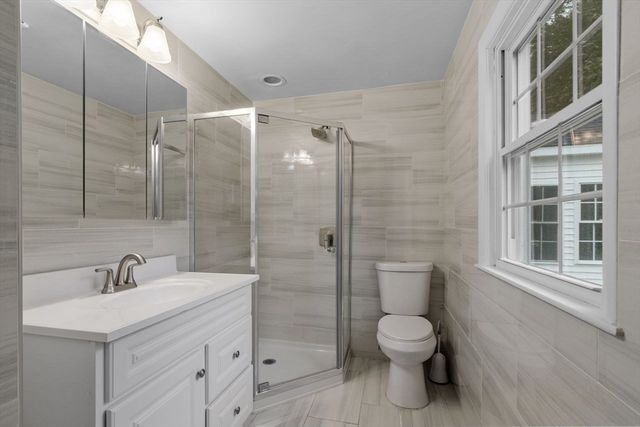 495 Johnson Street, North Andover, MA 01845