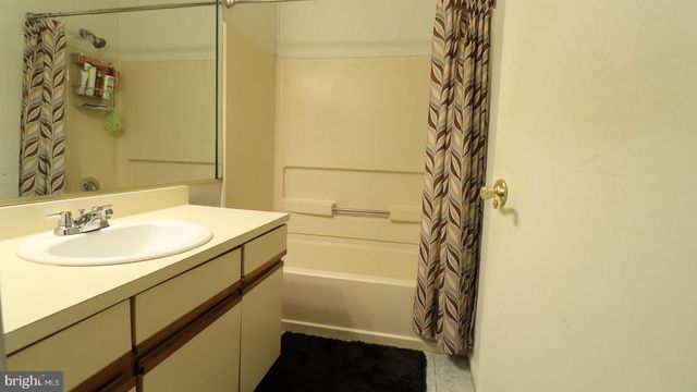 216 FRANKLIN AVE, Berlin, NJ 08009