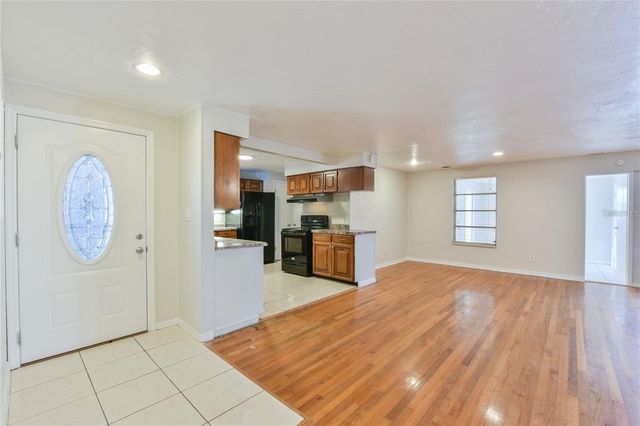 1828 SE LAKE WEIR AVENUE, Ocala, FL 34471