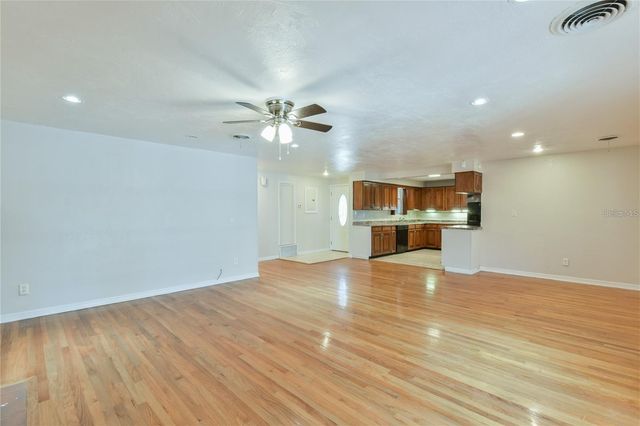 1828 SE LAKE WEIR AVENUE, Ocala, FL 34471