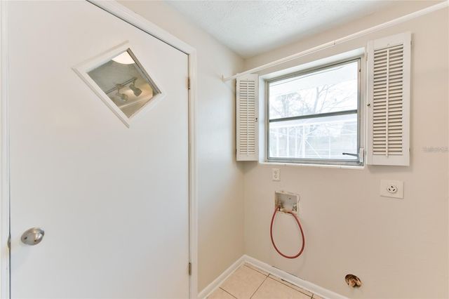 1828 SE LAKE WEIR AVENUE, Ocala, FL 34471