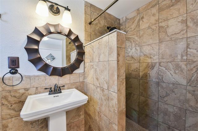 1828 SE LAKE WEIR AVENUE, Ocala, FL 34471