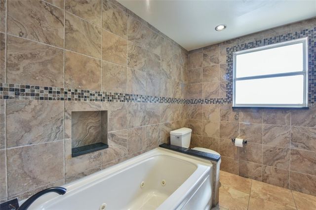 1828 SE LAKE WEIR AVENUE, Ocala, FL 34471