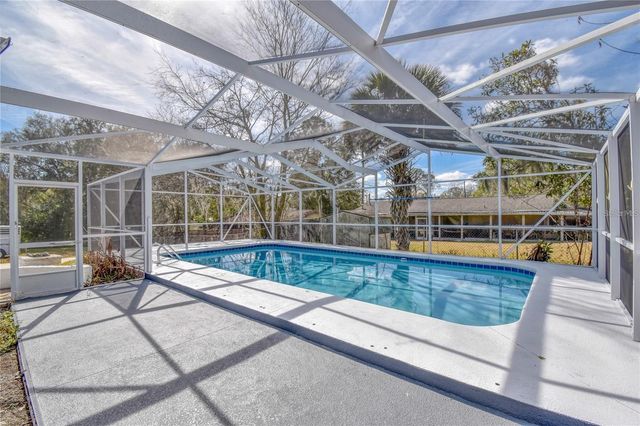 1828 SE LAKE WEIR AVENUE, Ocala, FL 34471