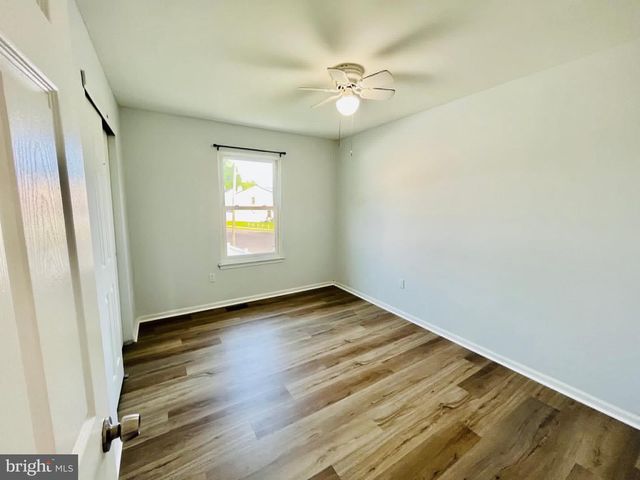 2 QUASAR CT, Sewell, NJ 08080