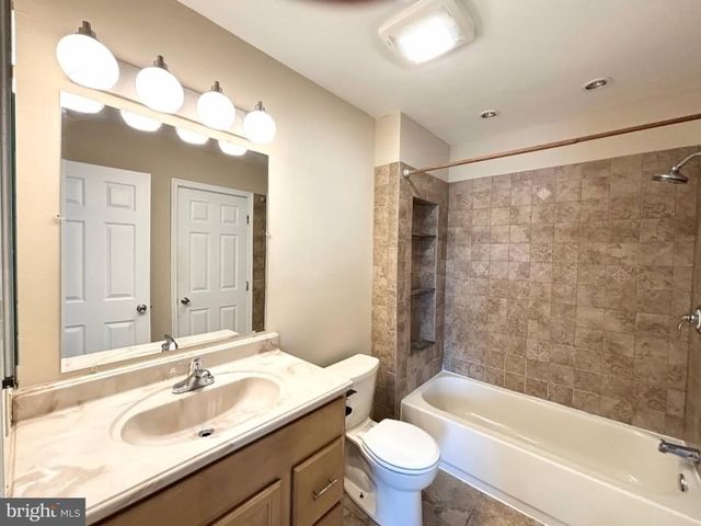 2 QUASAR CT, Sewell, NJ 08080