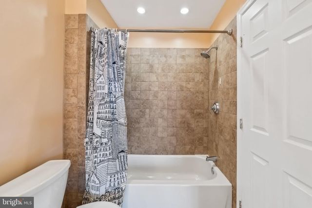 2 QUASAR CT, Sewell, NJ 08080