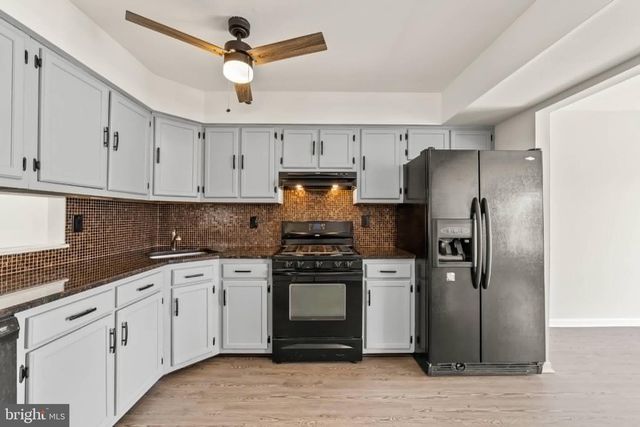 2 QUASAR CT, Sewell, NJ 08080