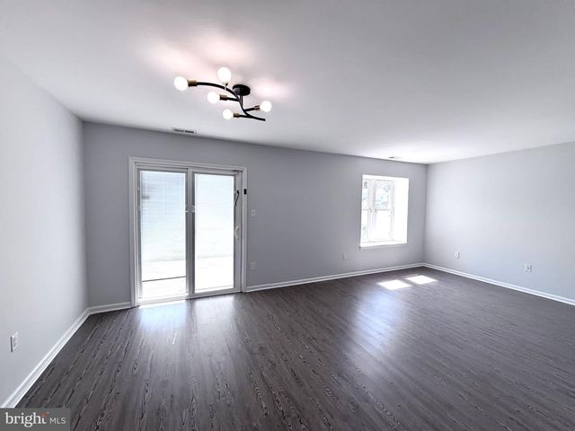2 QUASAR CT, Sewell, NJ 08080