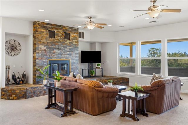 19114 Halcon Crest Ct, Grass Valley, CA 95949