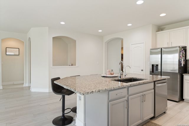7626 DESPERADO WAY, Boerne, TX 78015